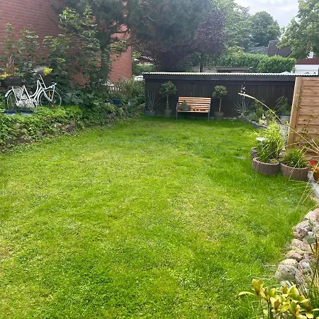 Solund - Sonne Im Herzen - Ruhige Und Sonnige Mit Terrasse Und Garten Nahe Und Ostsee Apartmán *